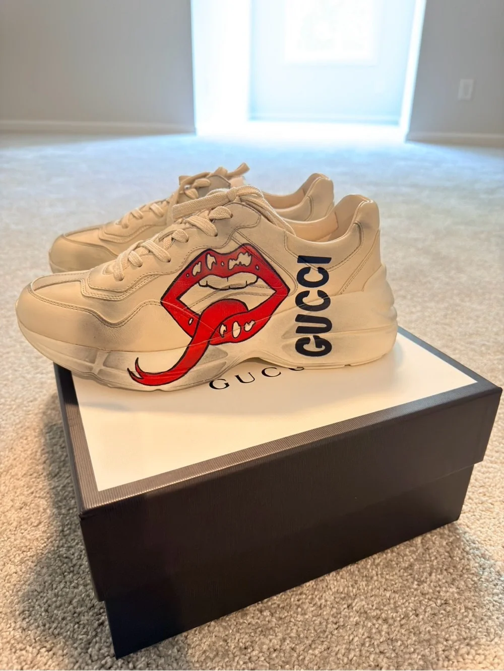 Gucci Rhyton Lips Graphic White Red Low Top Sneakers Athletic Casual